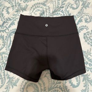 Lululemon Wunder Train Shorts 4”